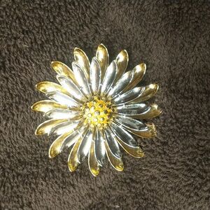 Vintage two tone floral brooch